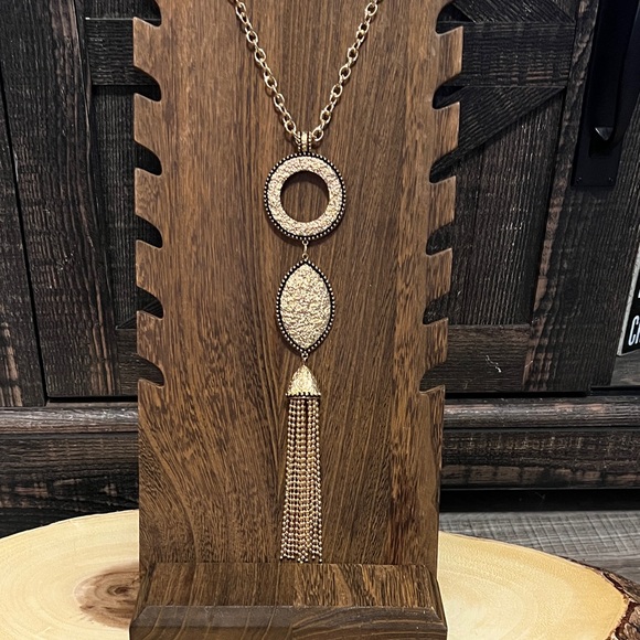 3/$18 Gold Pendant Necklace with Tassel Lot 736 - Picture 4 of 10